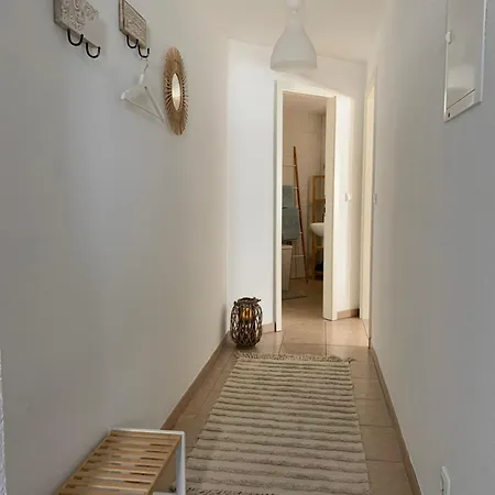 Apartmán City-apartment Mit Parkplatz & Fahrradraum! Nur 300m Zum Stadthafen