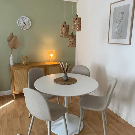 Appartement City-apartment Mit Parkplatz & Fahrradraum! Nur 300m Zum Stadthafen Schwerin (Mecklenburg-Vorpommern)